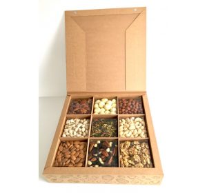 1| Riešutų, arbatos ir saldainių rinkinys (9 pak.), 1 855 g (350 x 350 x 80 mm)