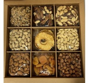 1| Riešutų ir džiovintų vaisių rinkinys (9 pak.), 2 020 g (350 x 350 x 80 mm)