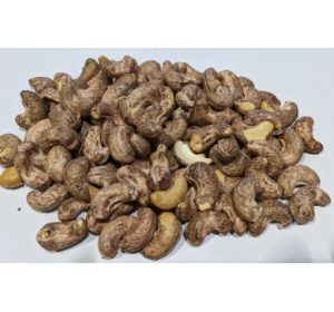 Kepinti ir sūdyti anakardžių riešutai (su luobele)