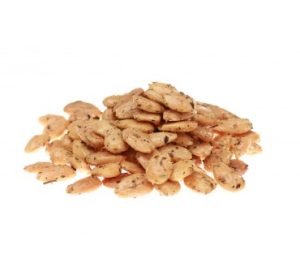 Migdolai blanširuoti kepinti ir sūdyti, paskaninti žolelėmis