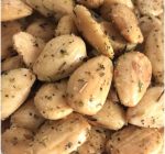 Kepinti ir sūdyti blanširuoti migdolų riešutai, paskaninti žolelėmis (indelyje), 260 g - Image 2